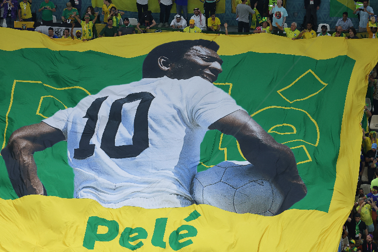 Torcida brasileira prestou homenagem na partida contra Camarões