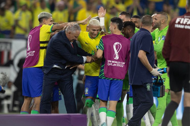 Tite revelou promessa feita: "Se fizer (o gol), pode vir que eu vou dançar"