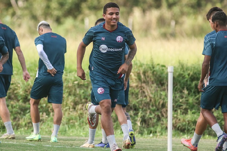 Volante Mateus Cocão deve ser um dos mais utilizados