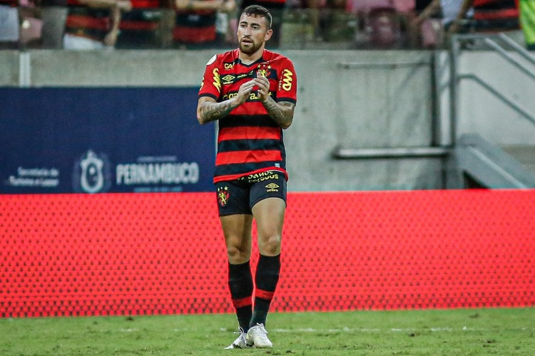  Moccelin defendeu as cores rubro-negras em 34 jogos
