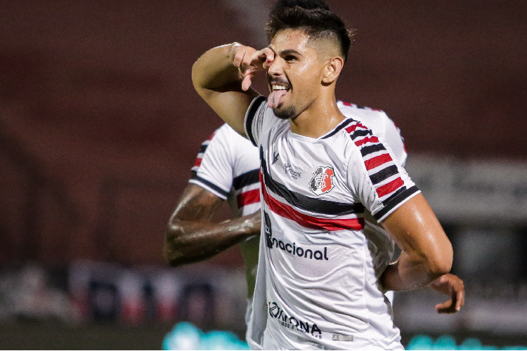 Neste início de temporada, Anderso Ceará assumiu a simbólica camisa 10