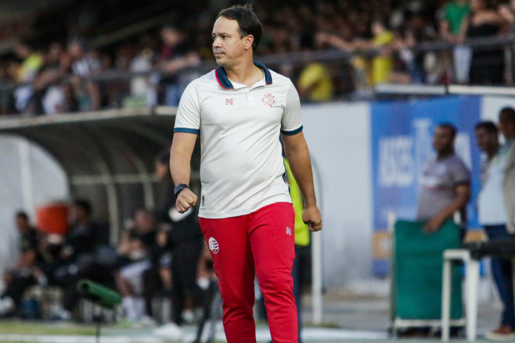 Treinador alvirrubro pode reforçar elenco contra o Caruaru City