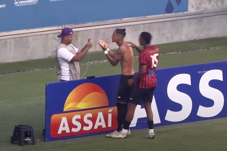 Os gols da vitória foram marcados no segundo tempo 