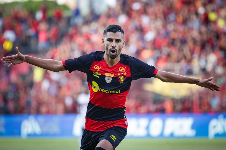 Meia vem se destacando com a camisa rubro-negra na temporada