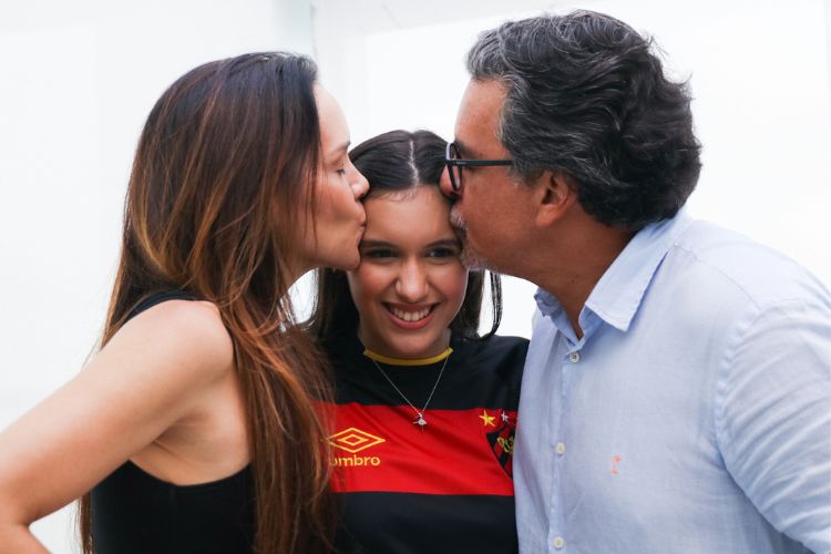Os pais, Gregório e Milena Santos, são um porto seguro para Lica