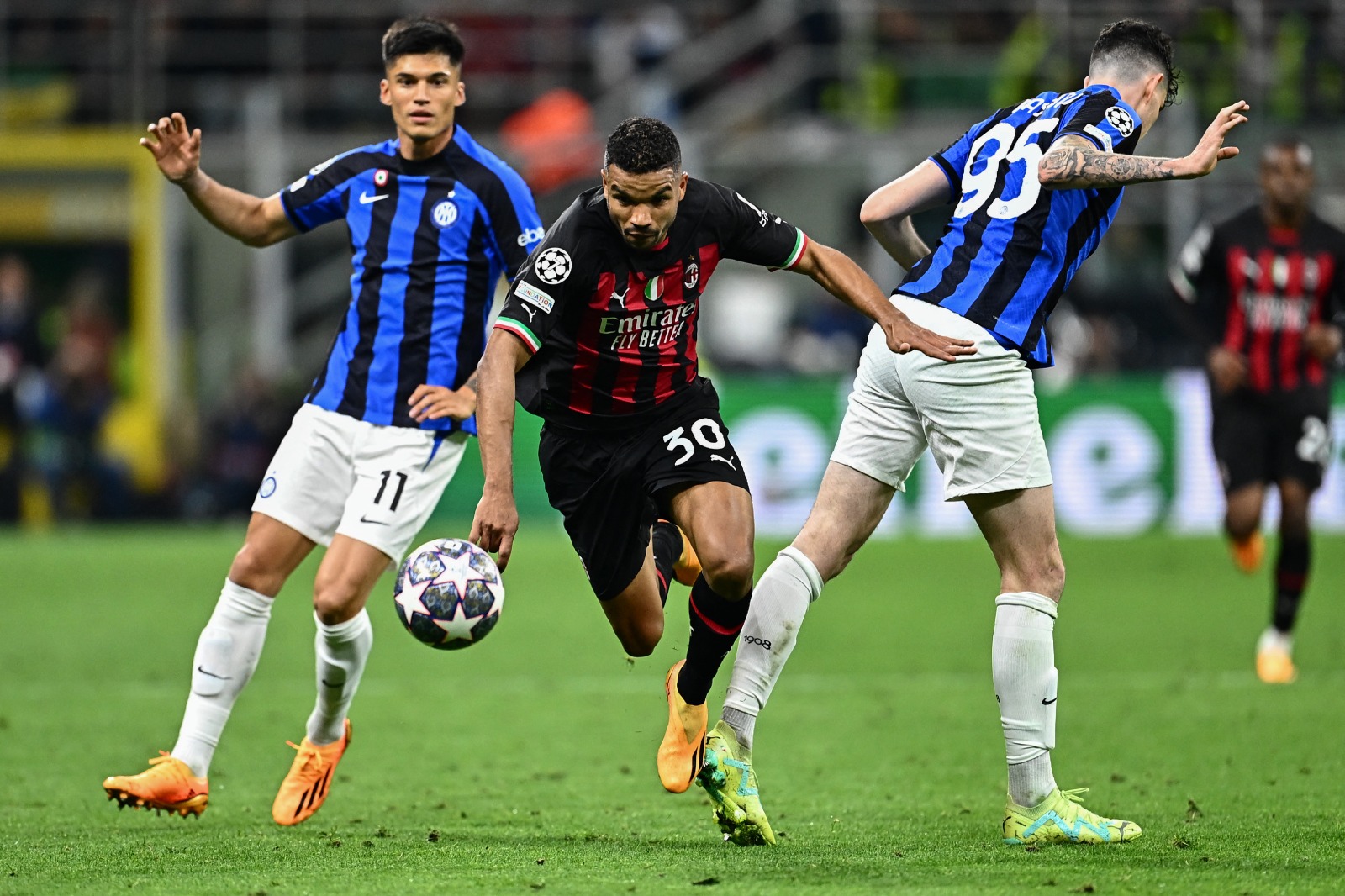 Internazionale tem boa vantagem contra o Milan na semifinal da Champions League