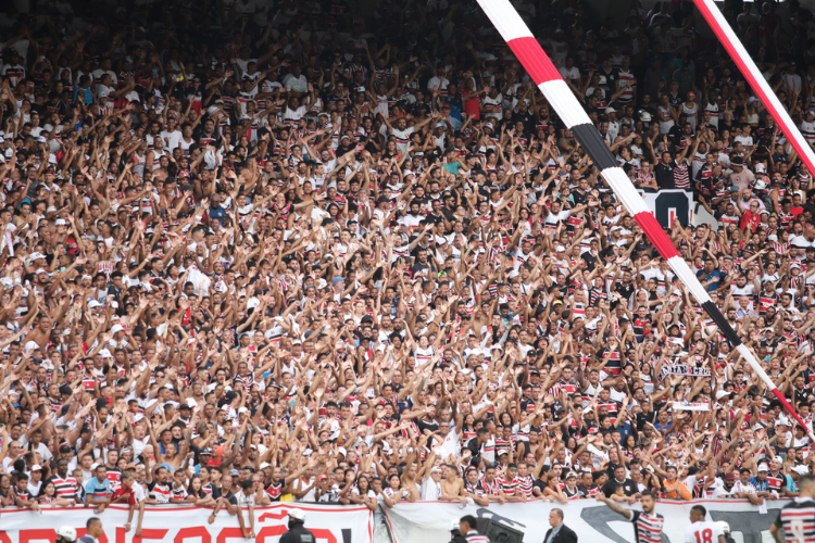 Após a partida, treinador rasgou elogios a torcida coral