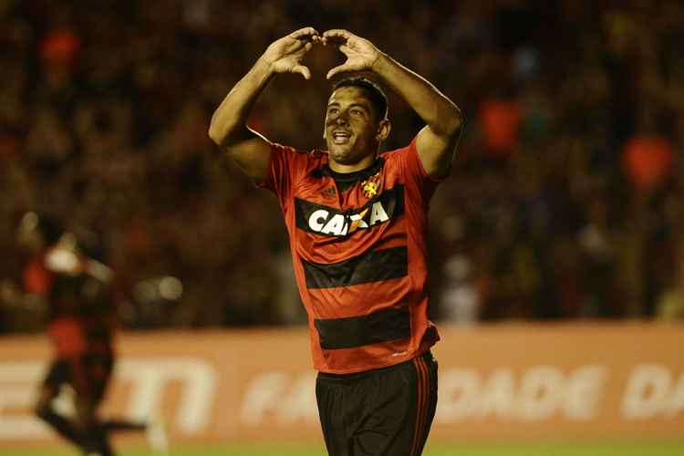Grande parte da torcida do Sport quer a volta Diego Souza