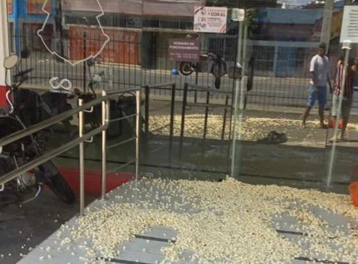 Torcedores protestaram na sede do clube