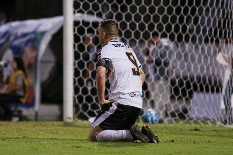 Santa Cruz amargará longos meses sem entrar em campo