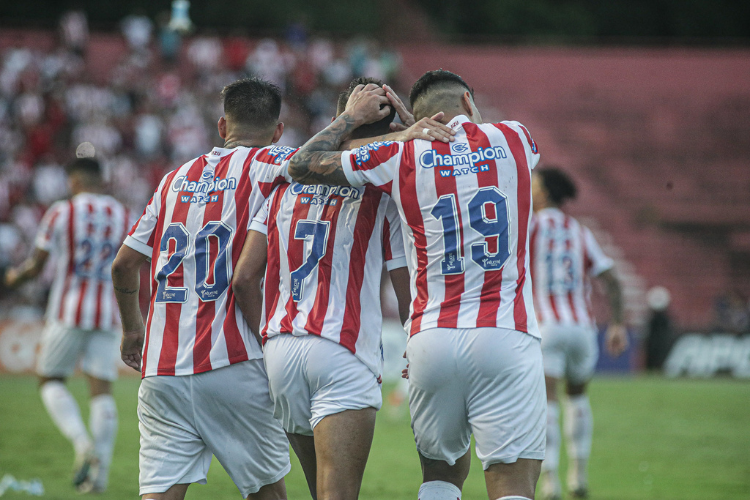 Timbu pode até assumir provisoriamente a vice-liderança se vencer