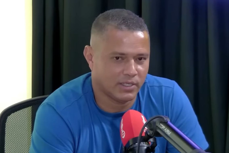 Artilheiro de dois pernambucanos revela carinho especial pelo clube tricolor