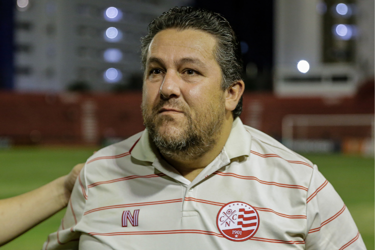 ra é preciso achar rapidamente um novo treinador para abafar a crise nas decisões/Rafael Vieira/DP FOTO