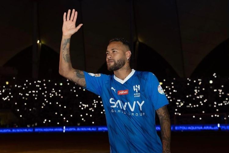 Neymar chega ao clube saudita após seis temporadas no PSG 
