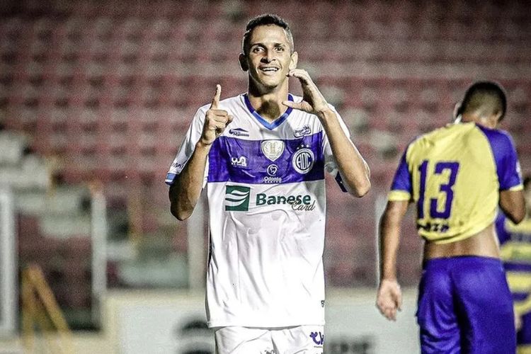 Luciano Juba durante sua passagem pelo Confiança em 2021