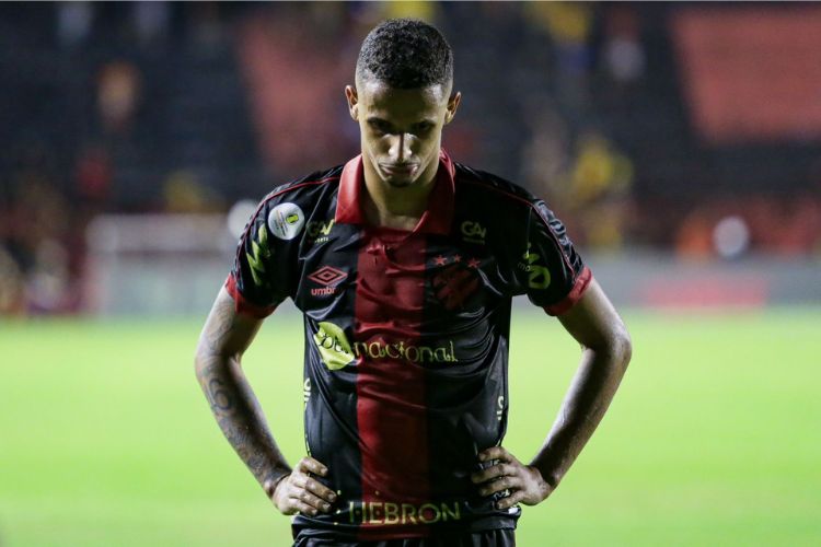 Juba deixa a Ilha como atleta com mais participações diretas em gols