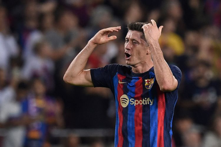 Polonês Lewandowski é a principal esperança de gols do Barça