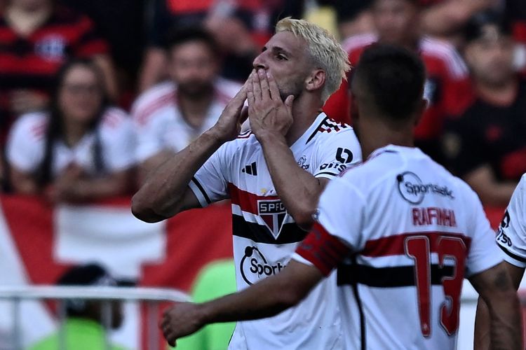 Calleri marcou no jogo de ida da final da Copa do Brasil