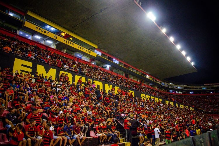 Torcida do Sport tem caminhado junto ao time nesta temporada