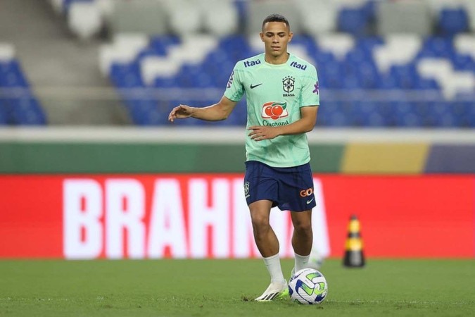 Lateral-direito do Mônaco é o terceiro cortado antes da Data Fifa de outubro: jogador perderá jogos contra Venezuela e Urugua
