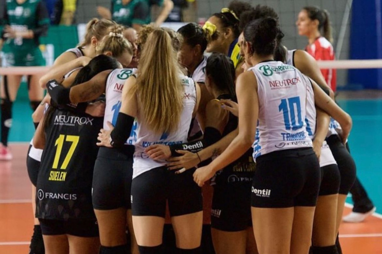 Dentil Praia Clube é o atual campeão da superliga feminina