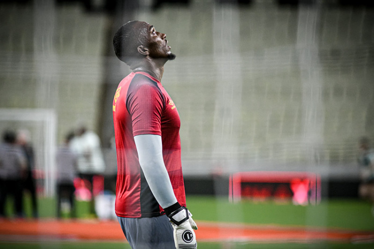 De volta a meta, Jordan celebra volta ao time titular