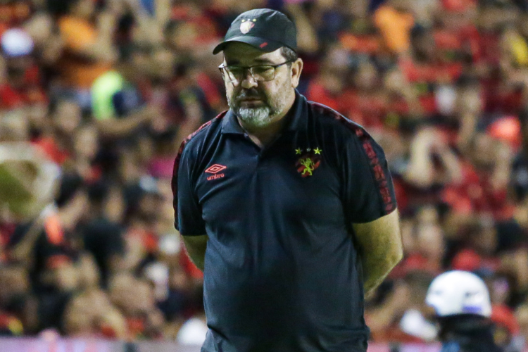 Com fiasco iminente na Série B, Enderson Moreira foi demitido do Sport