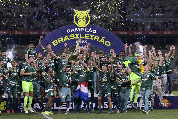 Nos últimos dez jogos, o Palmeiras venceu sete, empatou dois e perdeu apenas um.