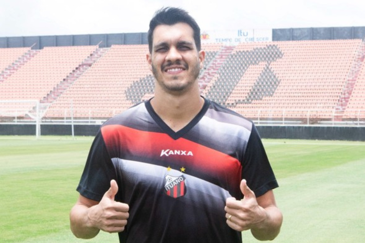 Lucas Siqueira é o novo contratado do Santa Cruz
