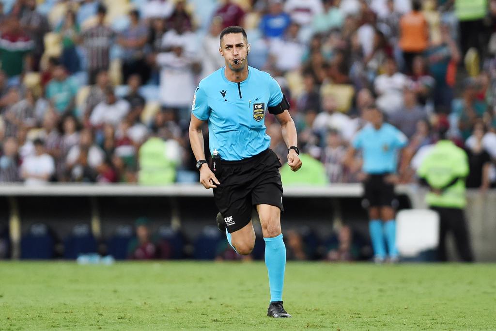 Rodrigo agora espera manter o bom nível e figurar no quadro FIFA de arbitragem