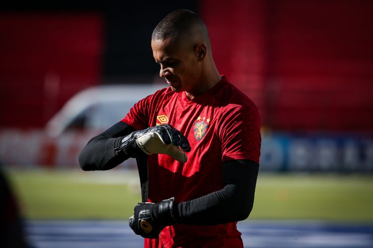 Renan atuou em 53 dos 69 jogos do Sport em 2023
