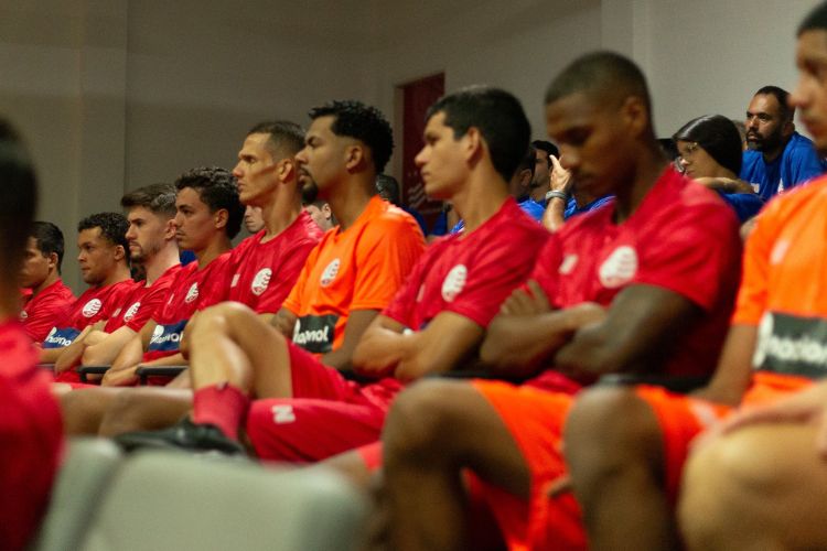 Náutico contratou 20 jogadores para a próxima temporada 