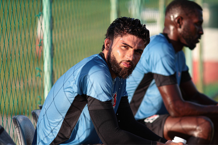 Juan Tavares é apresentaddo no Santa Cruz