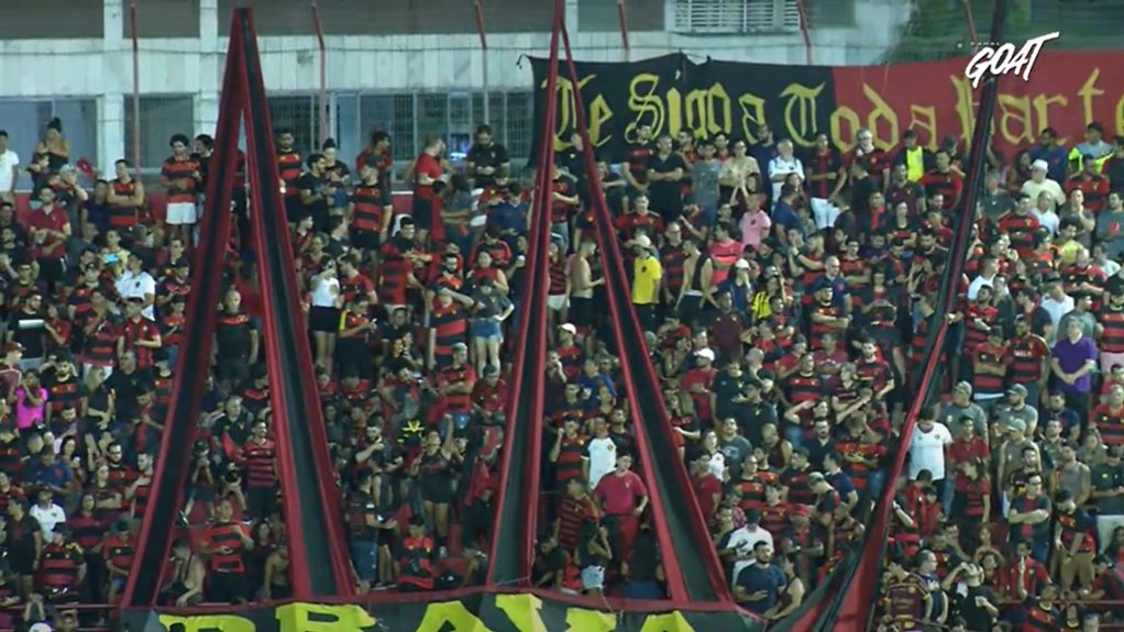 Torcida do Sport lotou setor de visitantes contra o Maguary, nos Aflitos