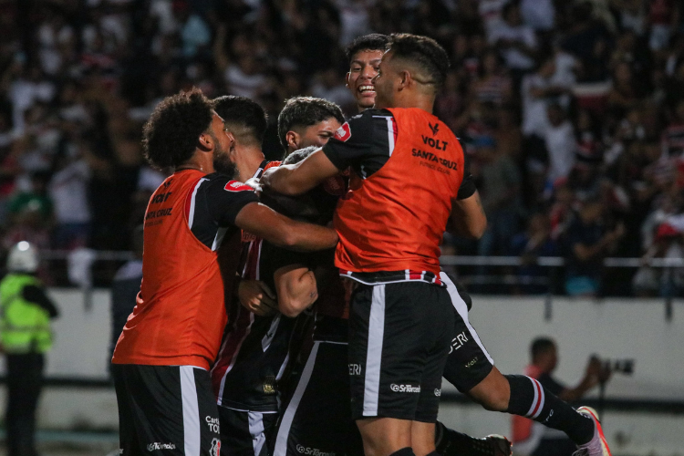 Santa Cruz surpreende é demonstra um time competitivo no Estadual