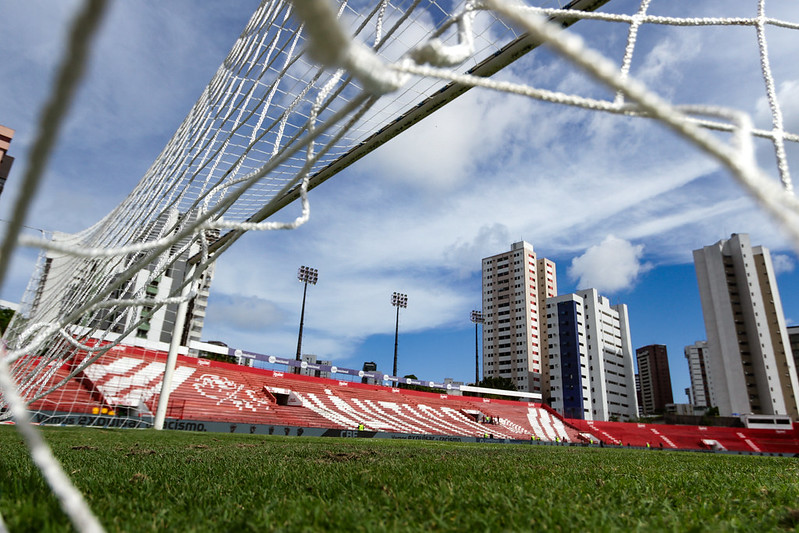 Estádio dos Aflitos será o palco do Clássico dos Clássicos entre Náutico e Sport, neste sábado (24)