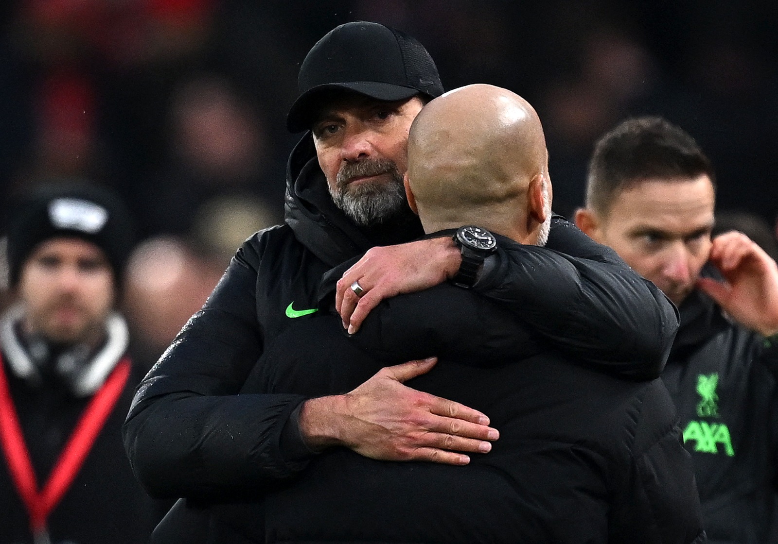 Klopp e Guardiola se cumprimentaram durante a partida