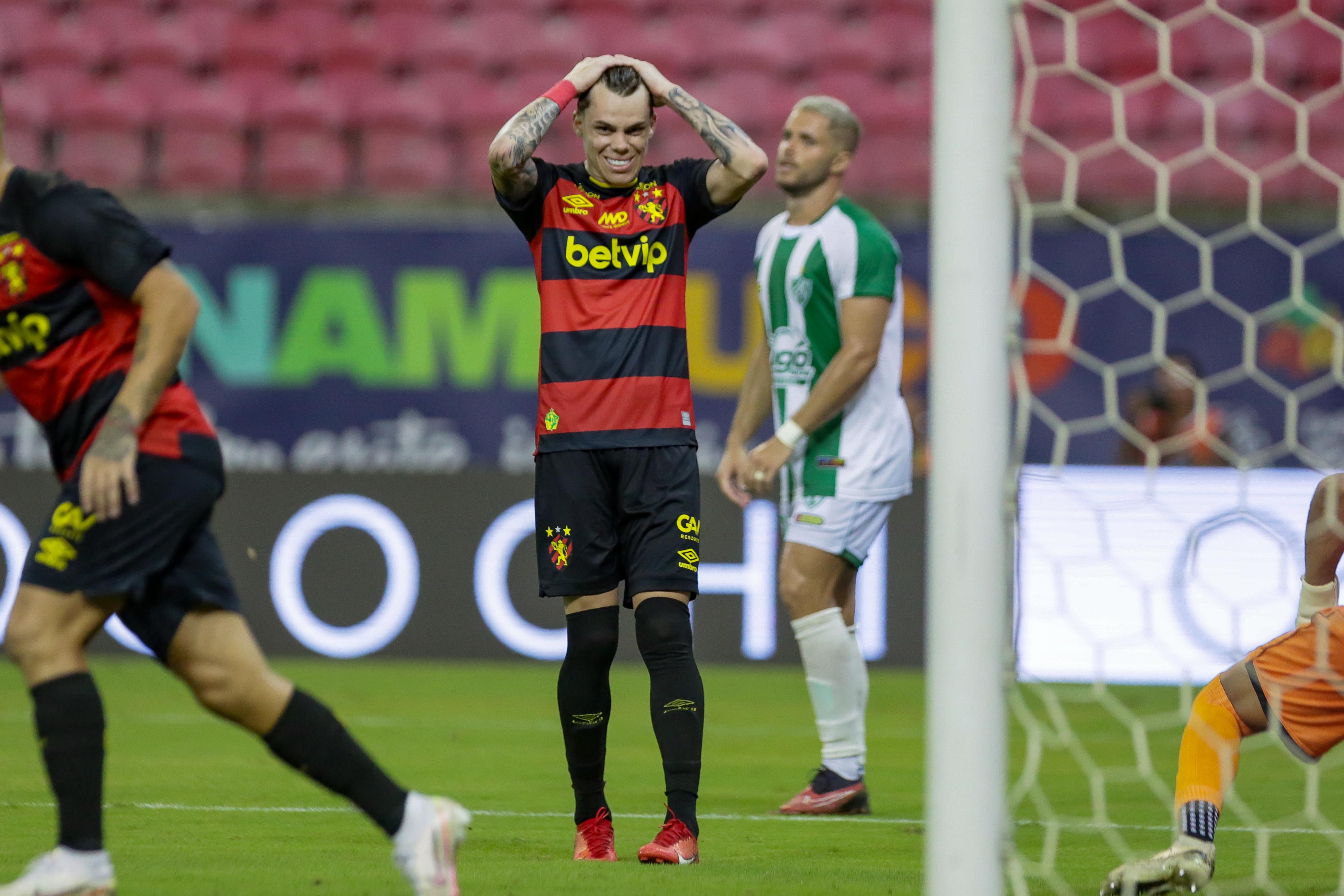 Desespero de Chrystian Barletta ao ver o Sport tomar o empate no último lance do tempo normal