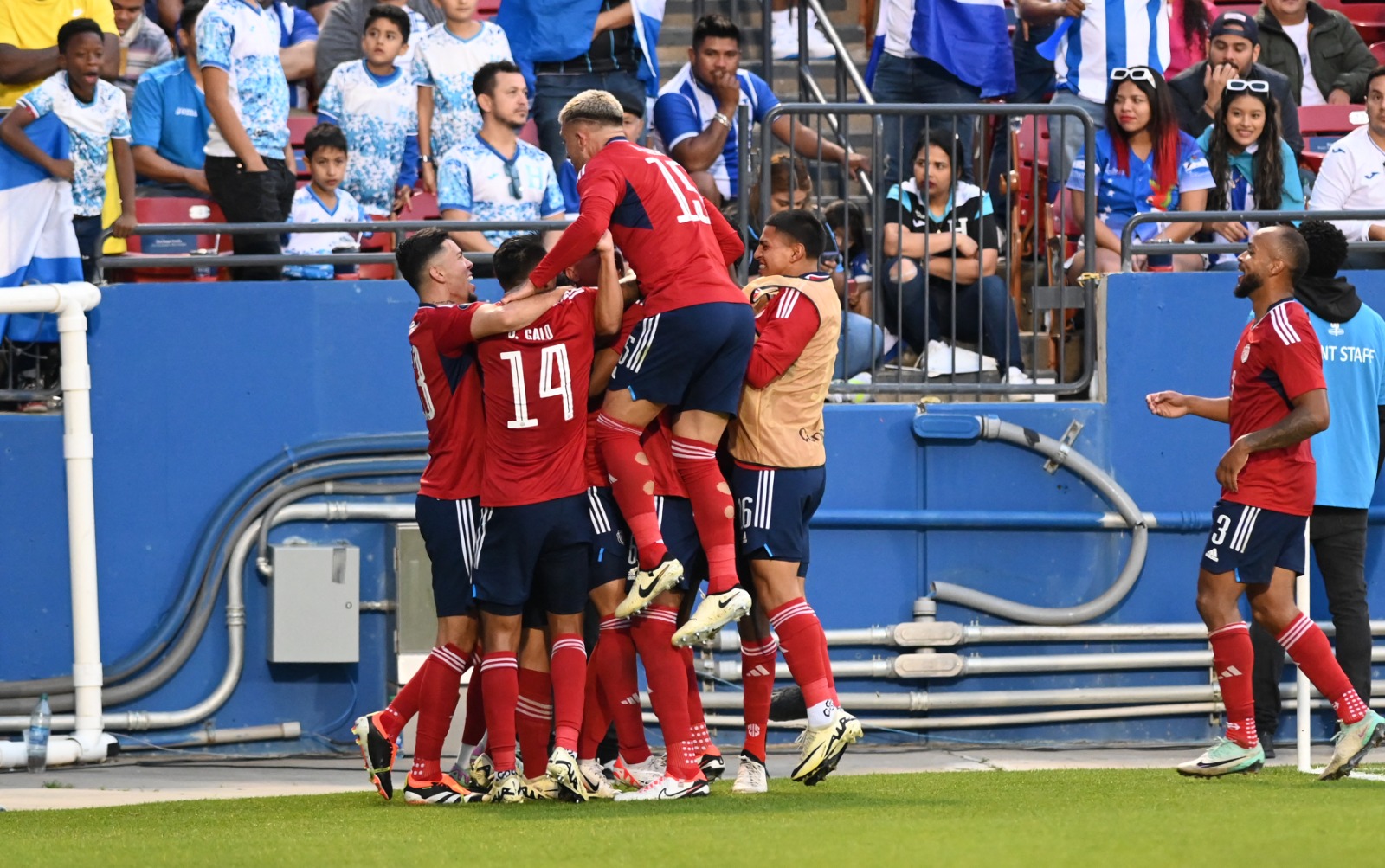 Costa Rica venceu Honduras por 3 a 1 na repescagem