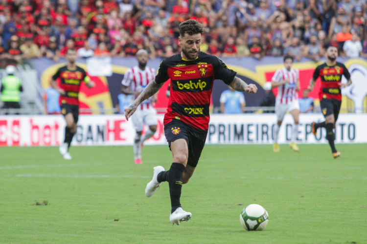 Lucas Lima havia sido vice em 2013 e agora conseguiu o título Pernambucano