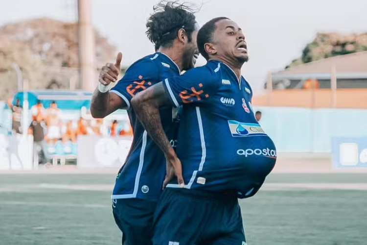 Vinícius Faria marcou um hat-trick no Campeonato Paranaense
