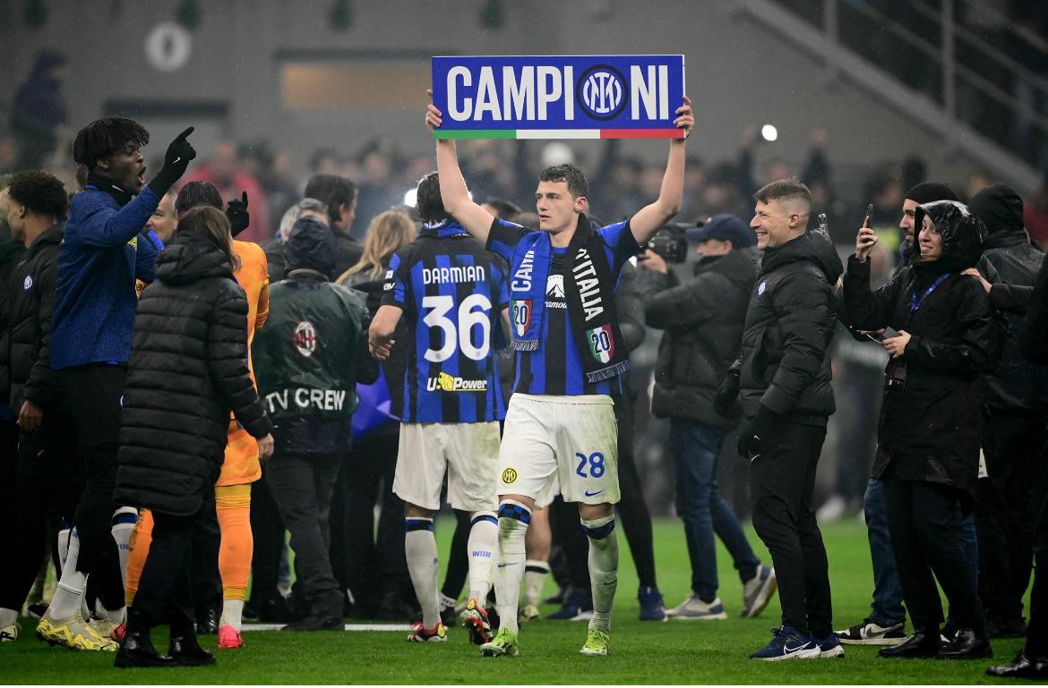 Inter fez a festa ao vencer o rival