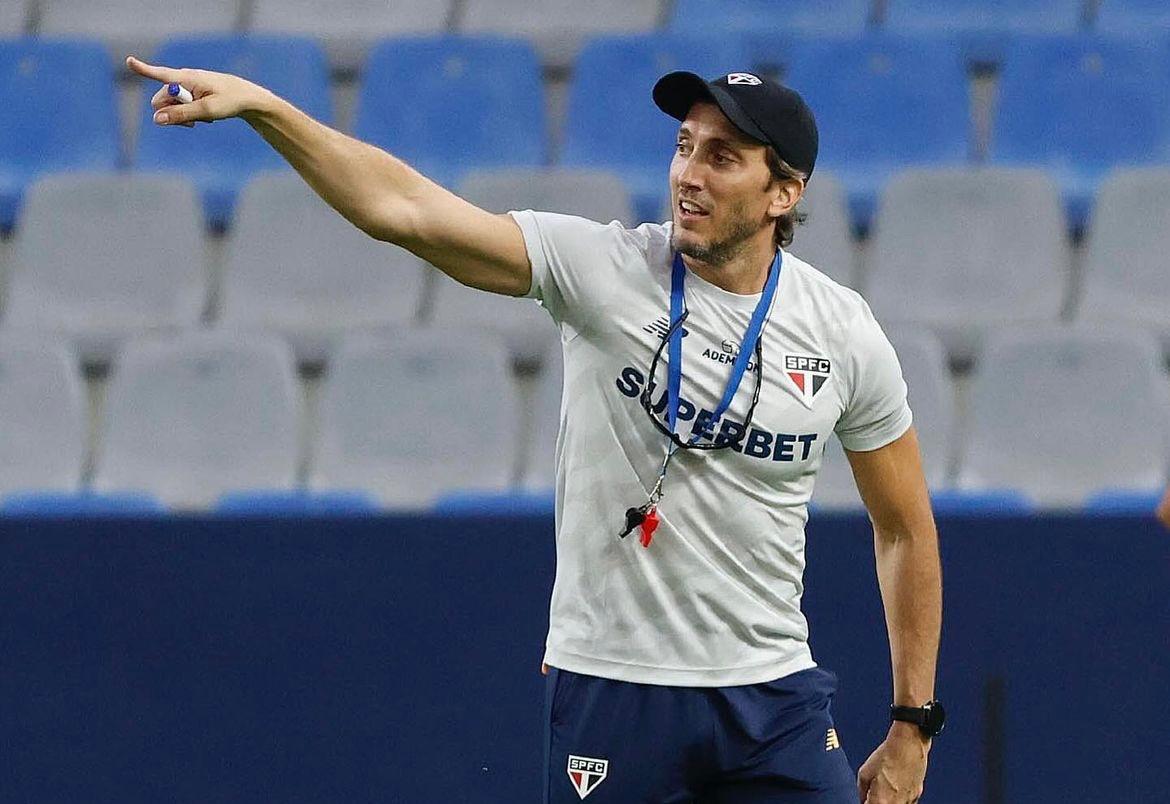 Treinador argentino chega respaldado pelo bom trabalho na LDU