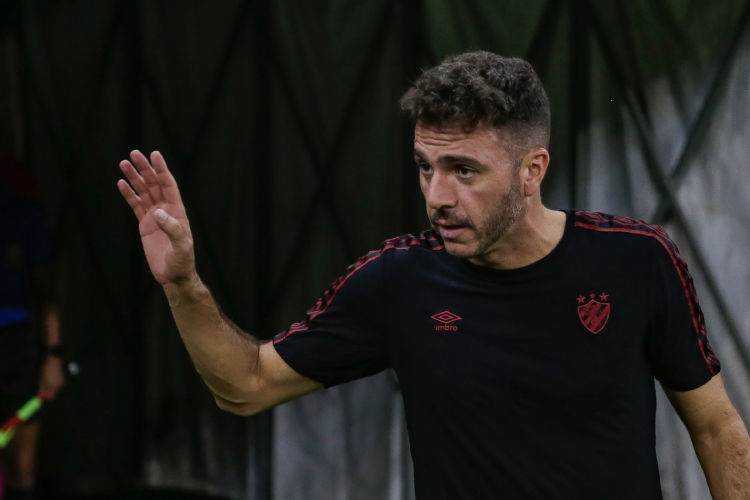Mariano Soso, técnico do Sport