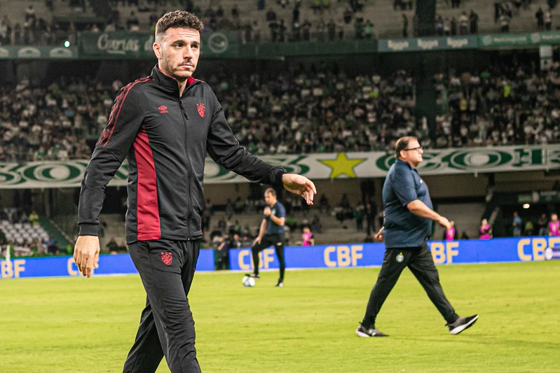 Mariano Soso faz bom trabalho à frente do Sport