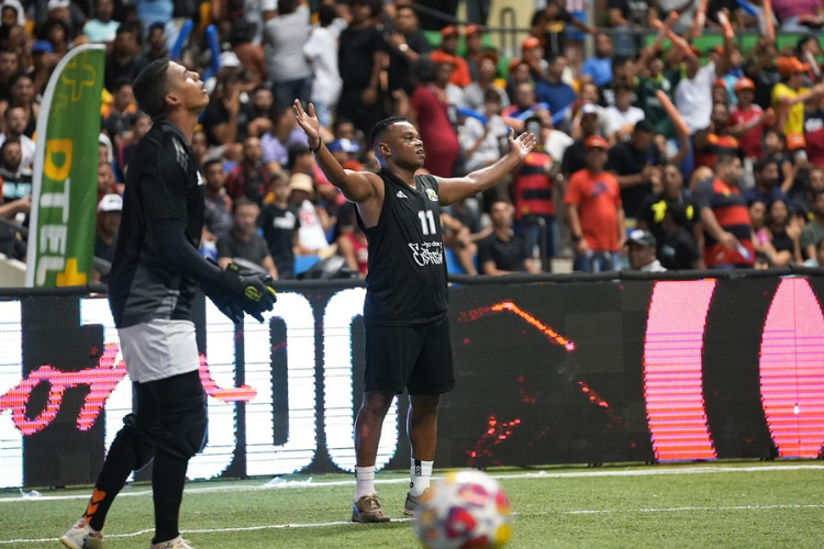 Carlinhos Bala em ação no desafio das estrelas