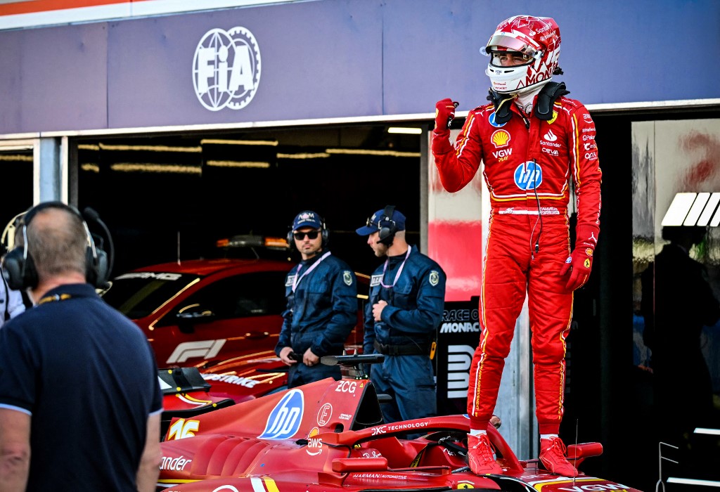 Leclerc corre em casa e faz pole importante para a Ferrari
