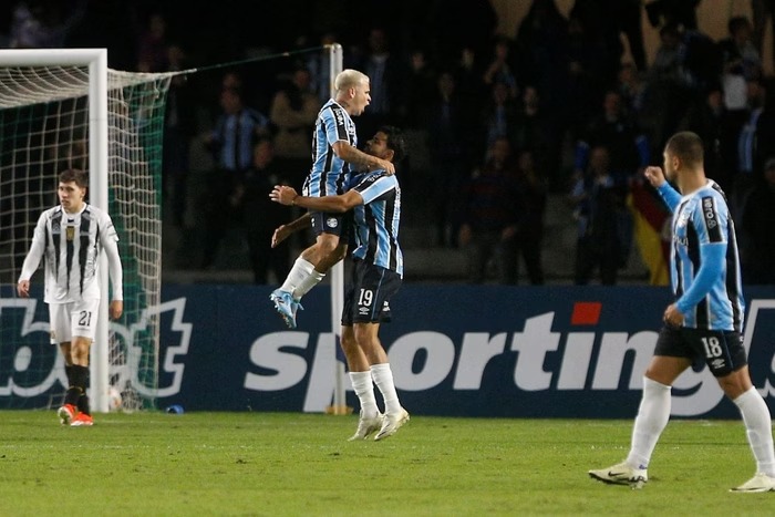 Grêmio fez sua primeira partida após ter jogos suspensos pelas enchentes no Rio Grande do Sul