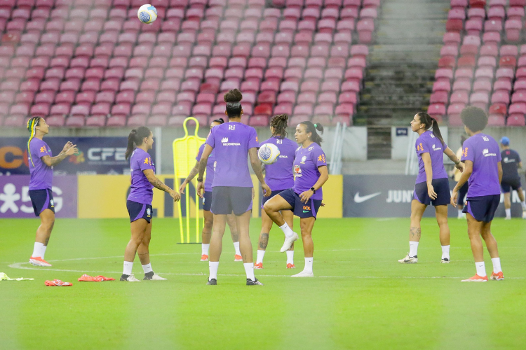 Com Marta e Crisitane de titulares, Seleção Brasileira enfrenta Jamaica