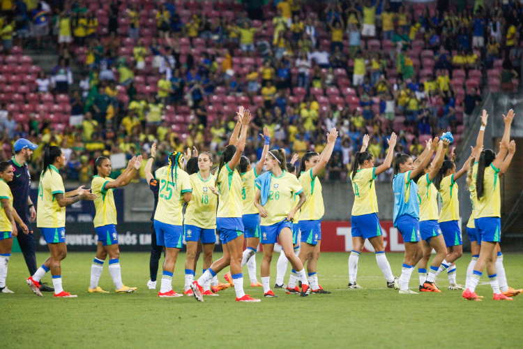 Com dois gols de Marta, Brasil goleia Jamaica na Arena de Pernambuco
